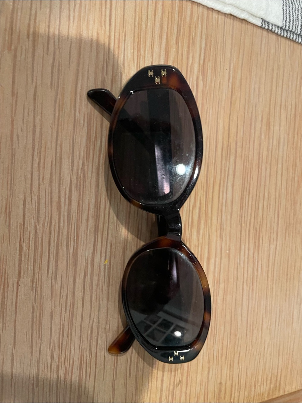 Tortoiseshell Oval Sunglasses - Dark Lenses